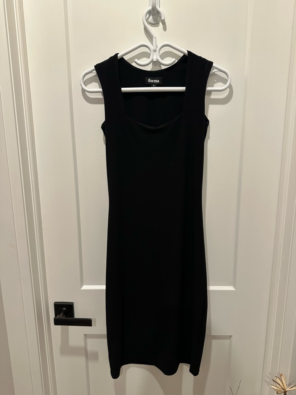Forma Black Midi Sheath Dress with Scoop Neck
